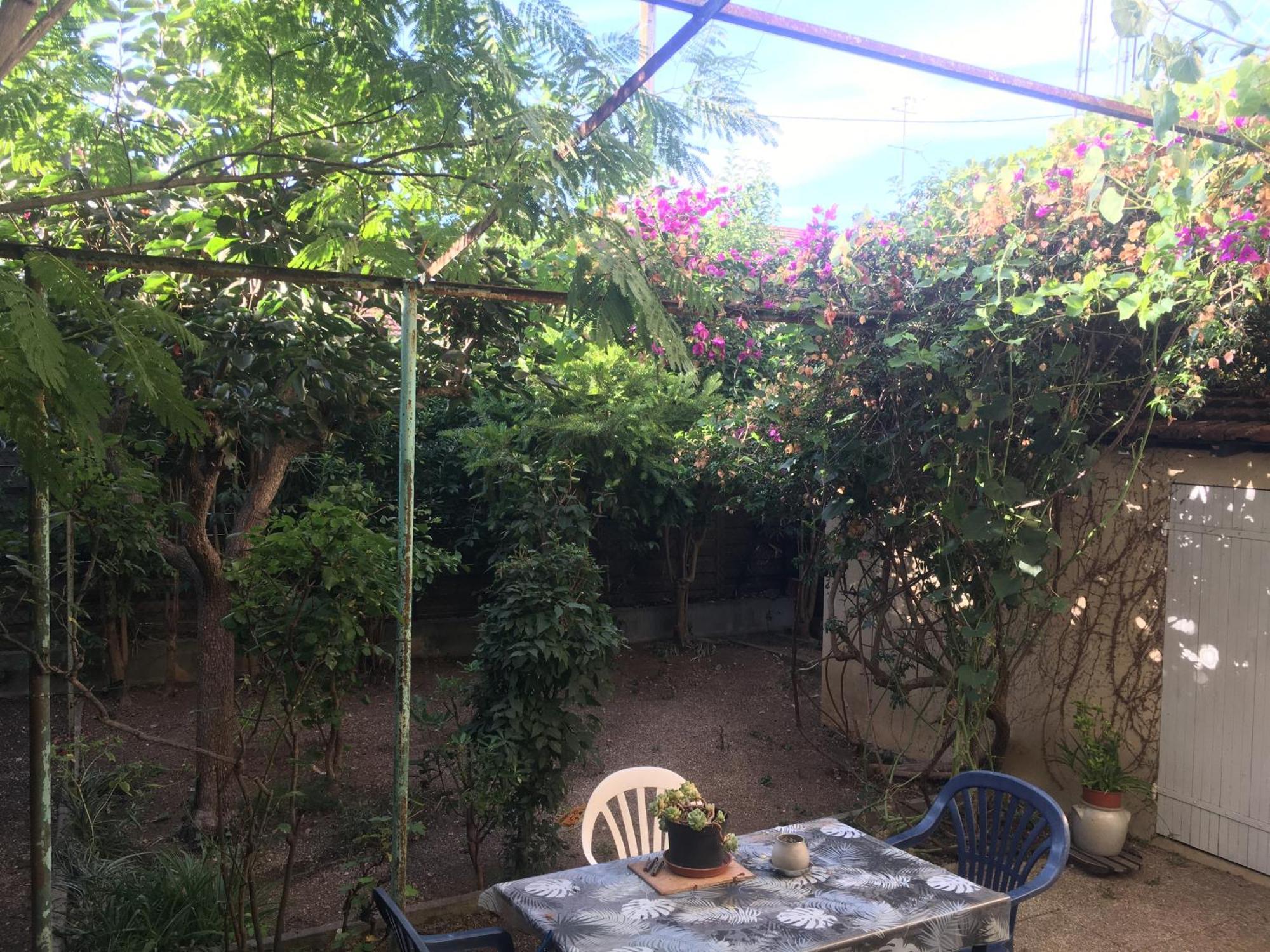 Holiday home Maison Au Calme Avec Jardin Et Garage Proche Du Centre Et De La *
